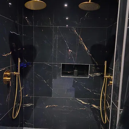 Apartment Hollywood - Jacuzzi-cinema - Luxe-confort *