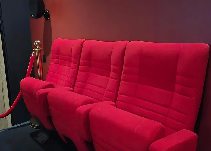 Hollywood - Jacuzzi-cinema - Luxe-confort Château-Thierry